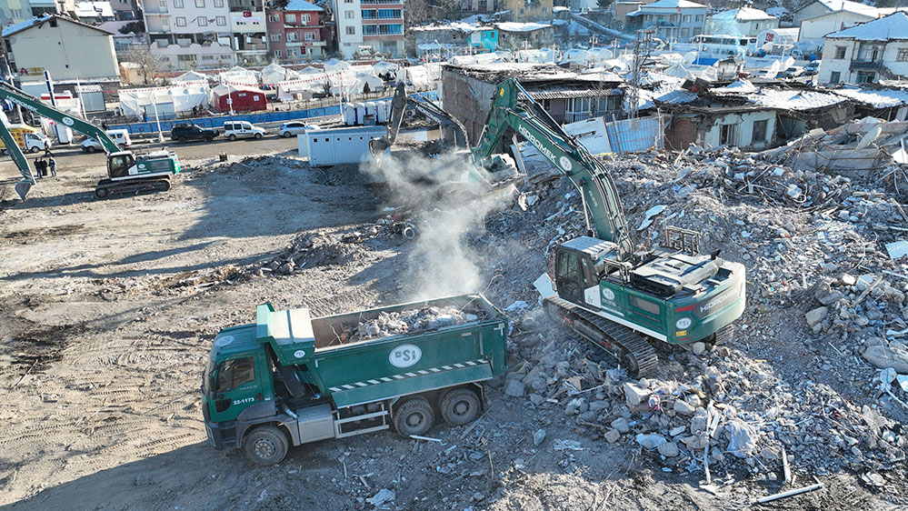 Sivas Valiliği Doğanşehir'de Yaraları Sarıyor