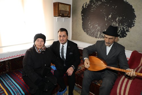Aşık Veysel Vefatının 50. Yılında Mezarı Başında Anıldı