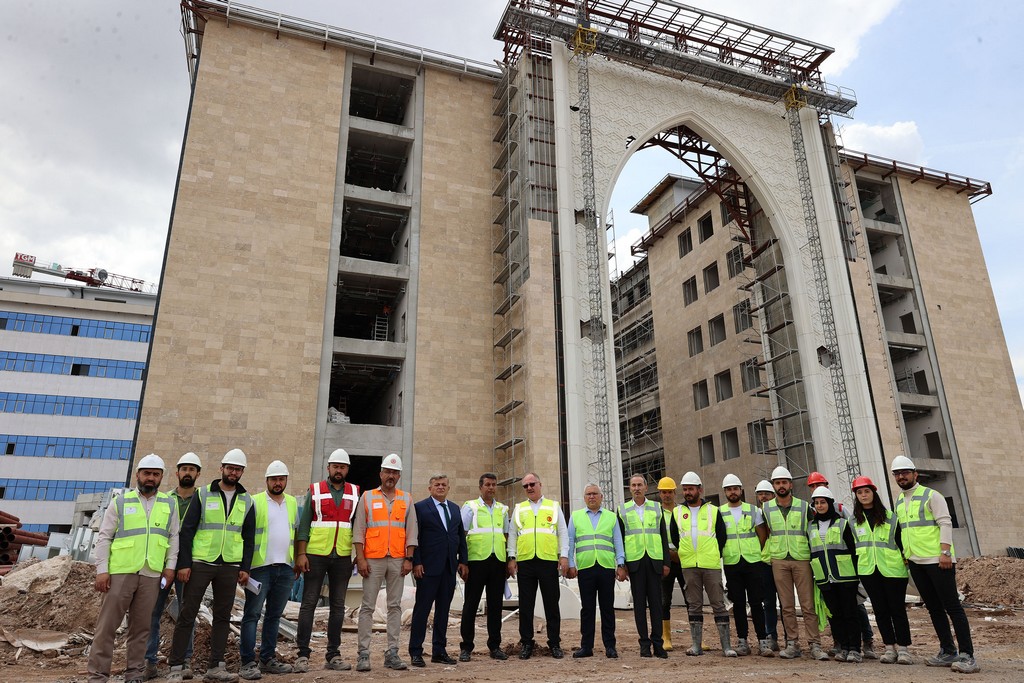 Sivas'ta 1071 Yatak Kapasiteli Hastane İnşaatı Hızla Yükseliyor